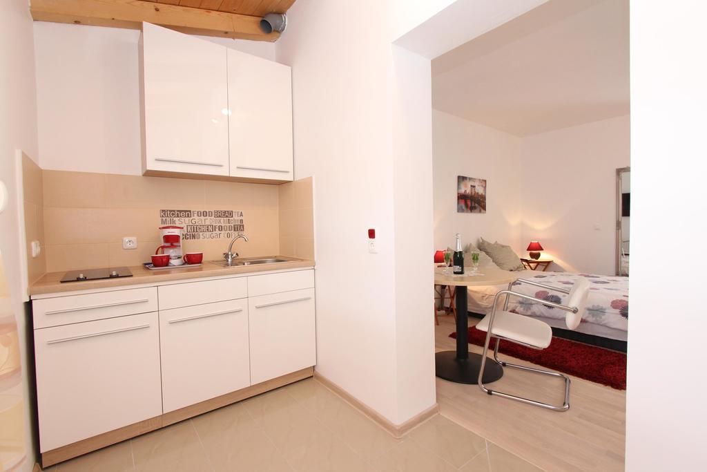 Rooms And Apartments Sally Rovinj Luaran gambar