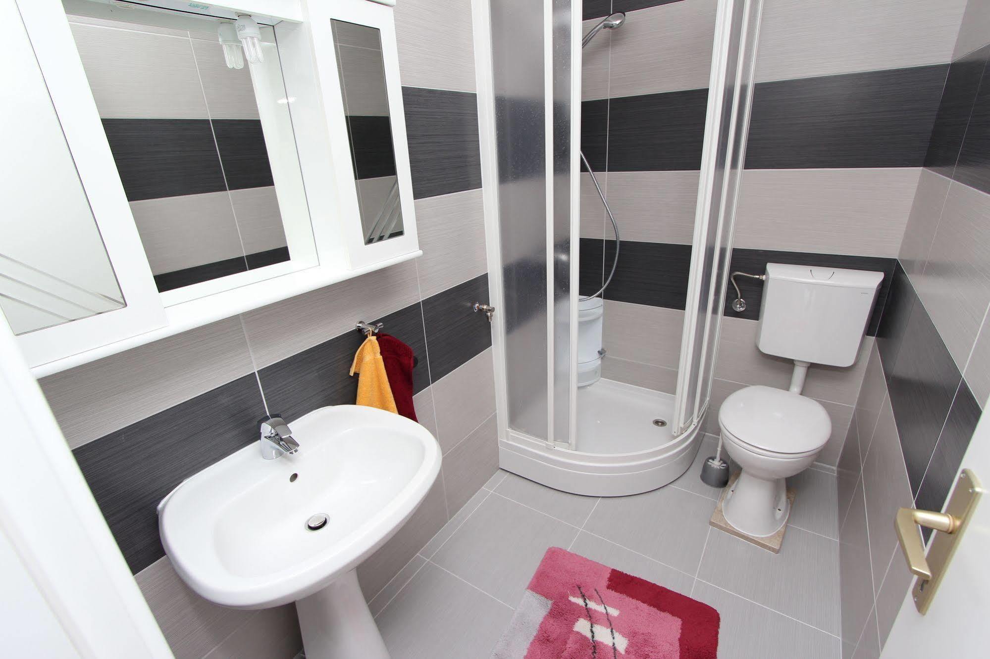 Rooms And Apartments Sally Rovinj Luaran gambar